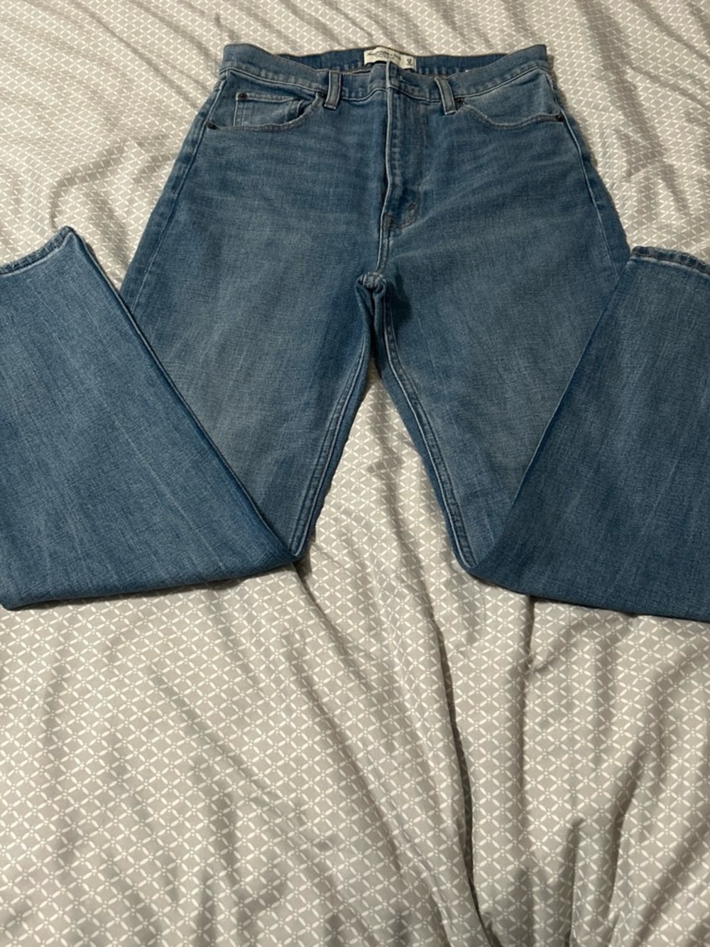 Abercrombie and Fitch Ankle Straight-Leg Ultra High Rise Blue Jeans - Picture 2 of 6
